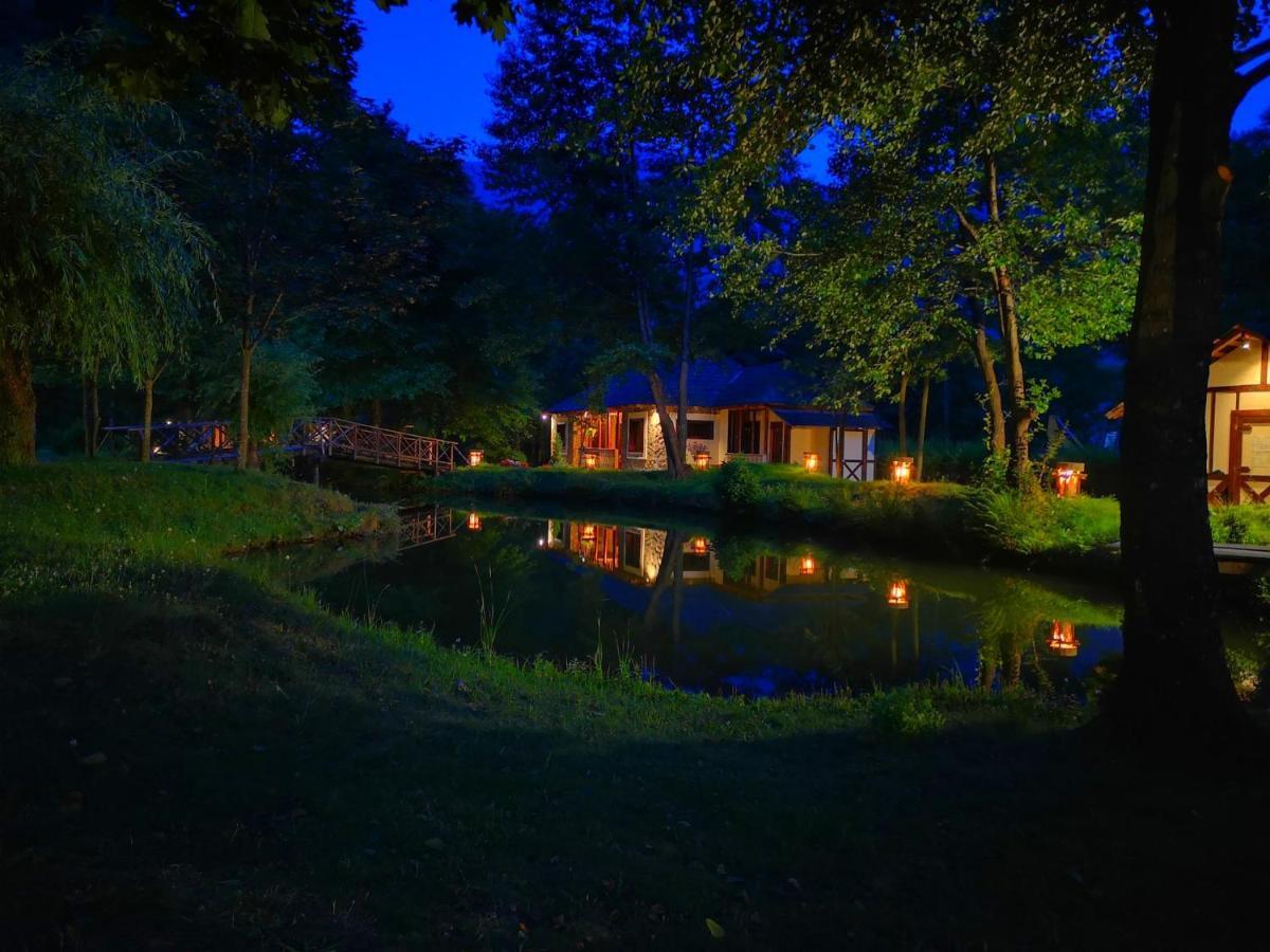 Fratii Jderi - Utopia Verde Brezoi Exterior photo
