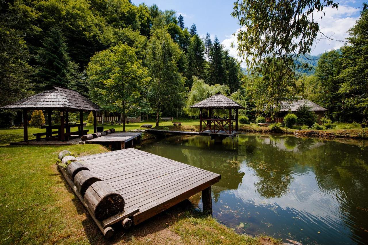 Fratii Jderi - Utopia Verde Brezoi Exterior photo